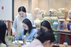 �麣����������������